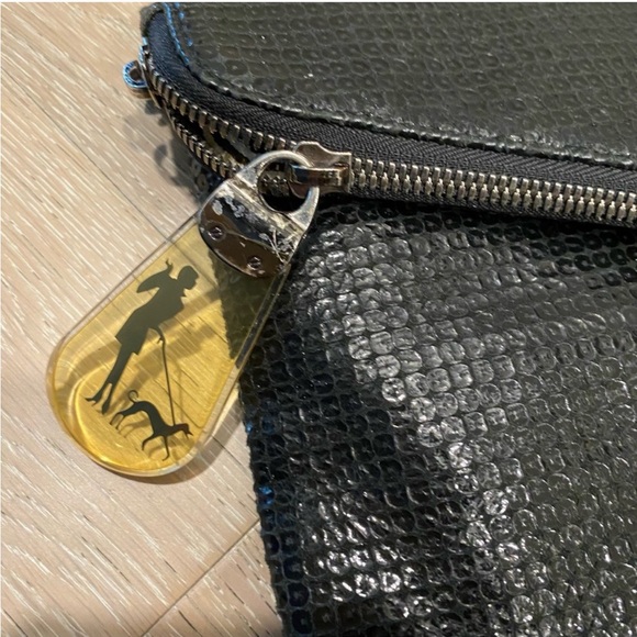 Henri Bendel Debutant shiny Black Leather Clutch Purse vintage compact mirror - Picture 2 of 14